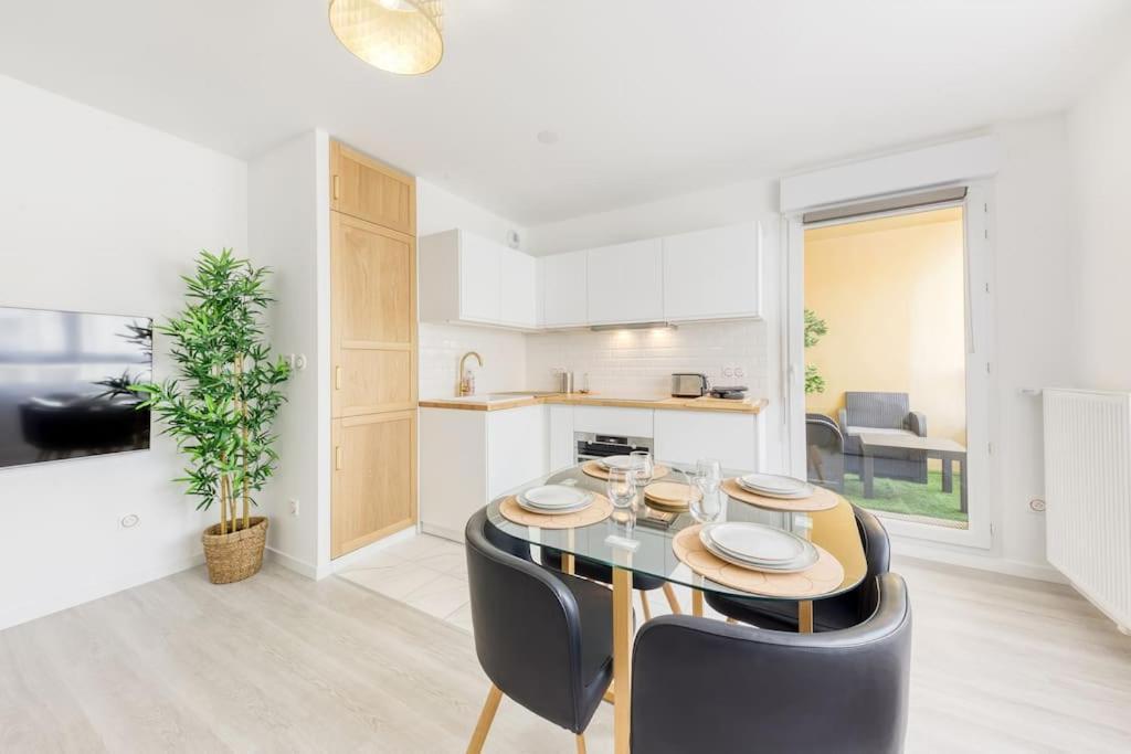 Moderne T2 Proche Paris Parking Apartment